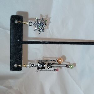 🎃HALLOWEEN IS COMING!🎃 Betsey Johnson Black Skeleton and Spider Earrings